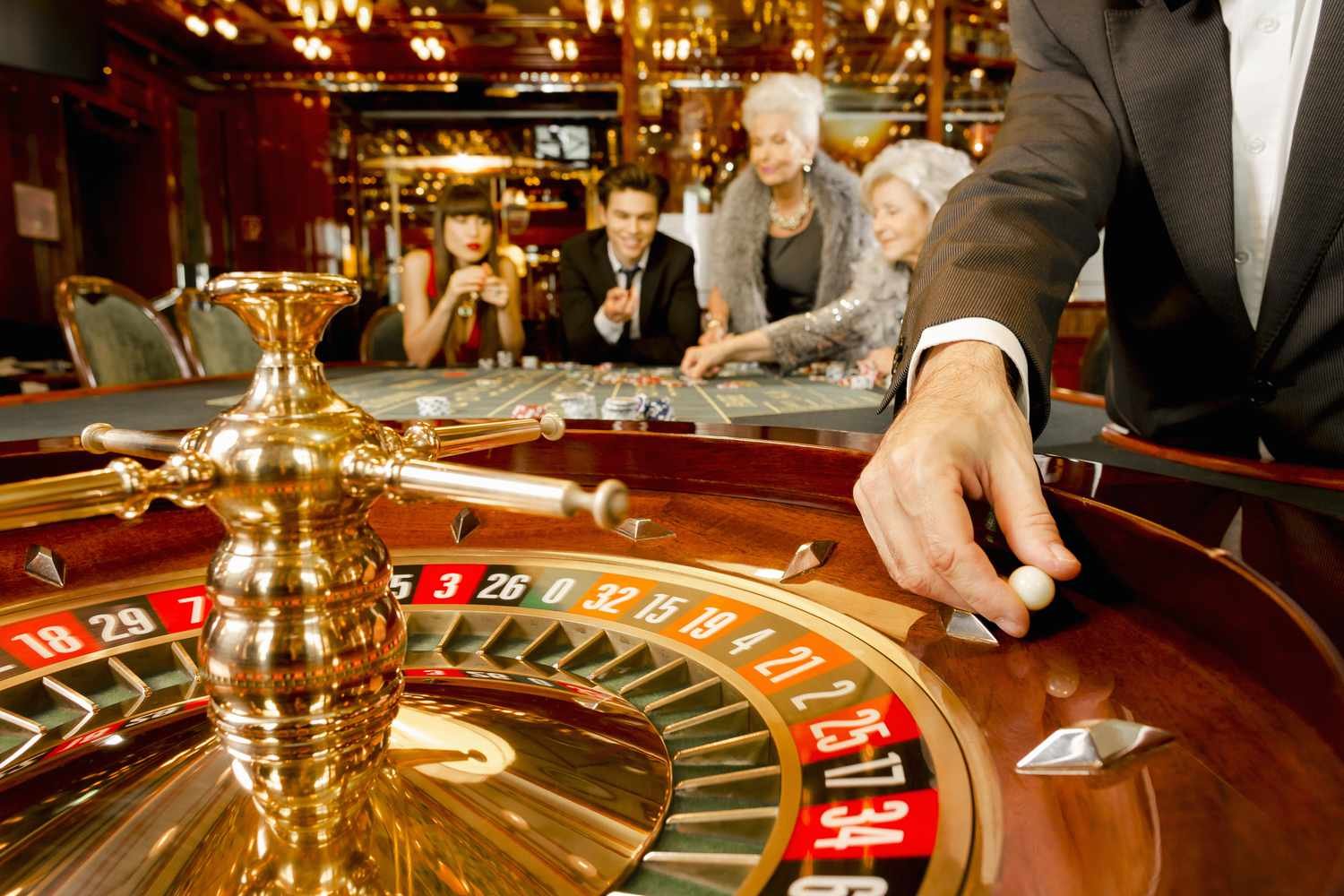 Live Casino dealer နှင့် ကစားနေသော မြင်ကွင်း
